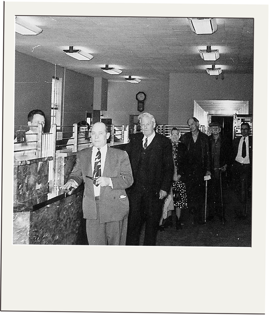 Old photo of people in Glasgow, Kentucky branch.
