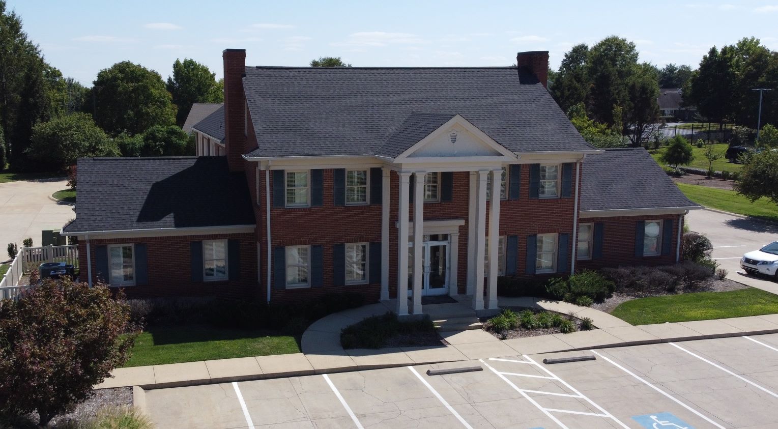 Exterior image of Browns Lane branch in Sumner County.
